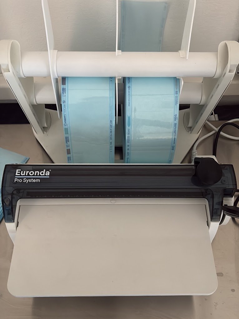 Termosaldatrice Euronda Pro System per il confezionamento sterile degli strumenti podologici